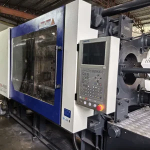 Modern Technology Molding machine in awais manufacture